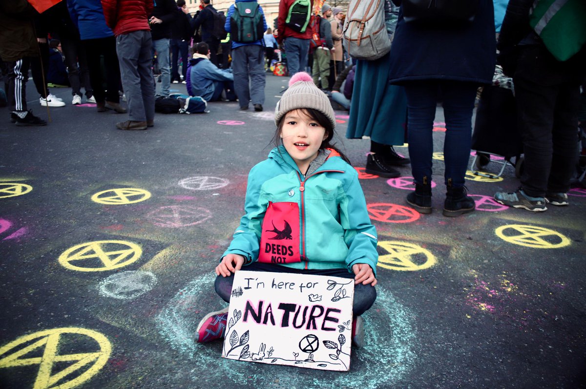 XRebellionUK's tweet photo. 🌍💚Happy #EarthDay everyone 💚🌍

#TheBigOne Day 2 is here

Highlights:
13.00 @ChrisGPackham at Unite for Nature Rally
13.30 The Big One for Biodiversity march
14.45 Mass Die In with @letterstoearth_

Plus food, fun, discussion &amp; dance

Full program 👇
https://t.co/tzyUpq9wBH https://t.co/2YM1rYmfnQ