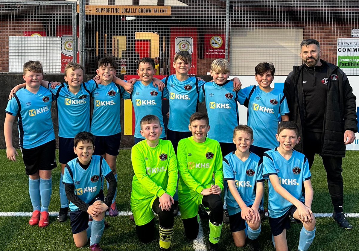 LLFCAcademy's tweet photo. ⚽ U11S VICTORIOUS AT CREWE!⚽

Our U11s travelled to Crewe for a friendly and came away with a 4-3 win! 💪🤝 Superb effort lads!🙌💪

Not sure what happened with the team photo though!😂😂

#llandudno #llandudnofc #academy #keepthefaith https://t.co/AUsbkEaU7G