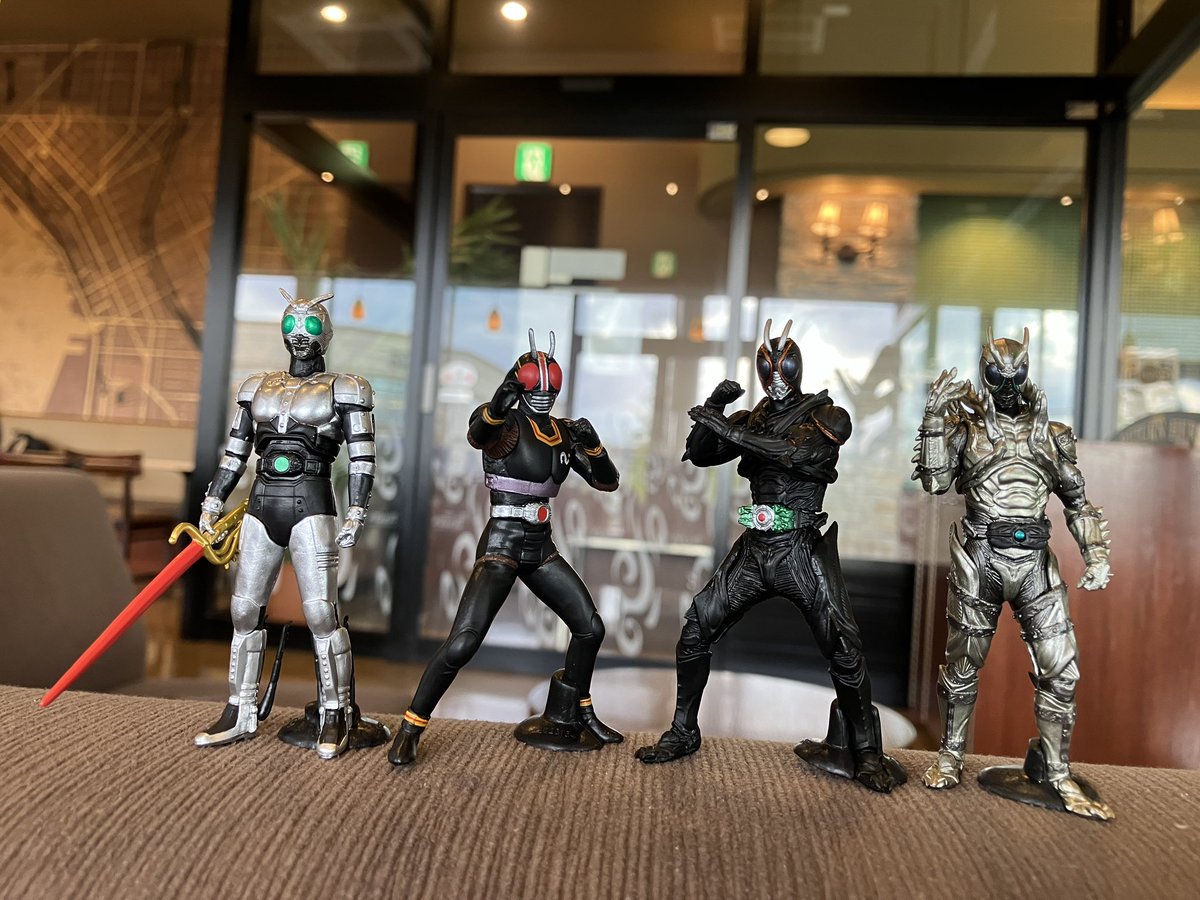 Hardboiled1996's tweet photo. 新旧コンプしました https://t.co/IWWXtnsxIv