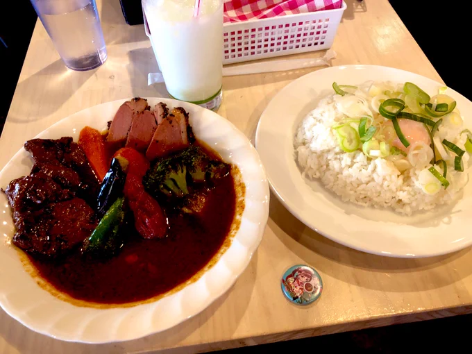 シンカムイさん来ました!!
かえぴょんさんがたくさん!!
コラボカレーは濃厚で最高だしラッシーで流し込むのも楽しい🤤

ご厚意で恐縮ながらサインもさせていただきました🥹
光栄な機会をありがとうございます!! 