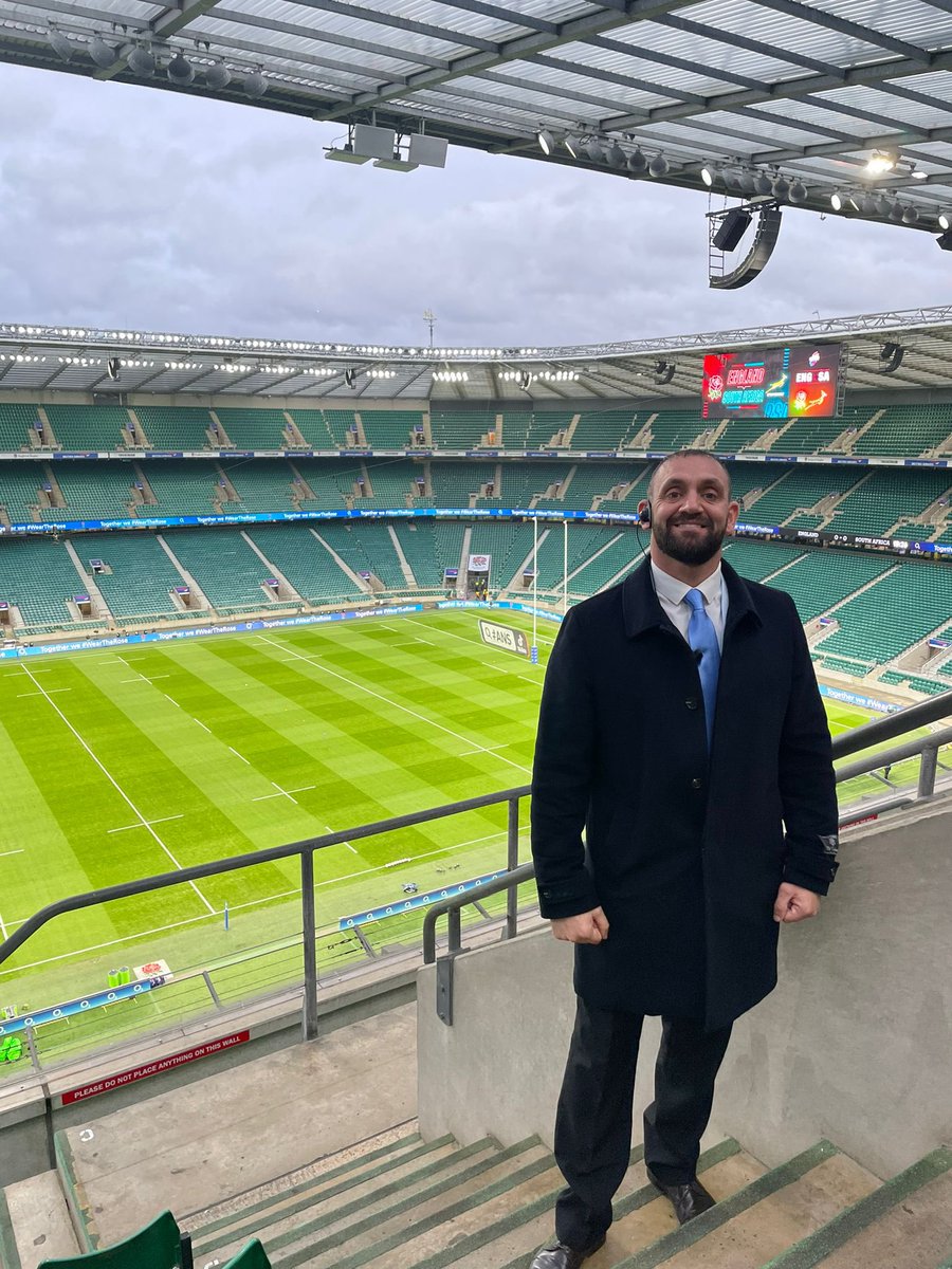 CEastawa's tweet photo. I am ready for another Twickenham assignment today. Our revenue protection officers will be out in force protecting the financial asset from any unwanted activity. #Protection #Cashlessstadium #beesafer https://t.co/r4RT56mZUw