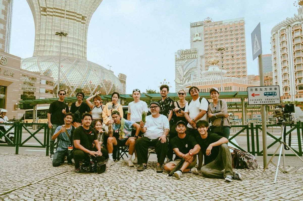 joeyphuwasit_fc's tweet photo. บรรยากาศถ่าย Music Video 🎬 รอติดตามกันนะคะ
——
Made in Macau
——
#Repost @tomfilm 
——
#JOEYPHUWASIT #โจอี้ภูวศิษฐ์ #joeypws #ขยี้แบนด์ #ดวงเดือน #นะหน้าทอง #โอ๊ย #เสี่ยว #เดือนชนเดือน #เมษาจะกลับไป #โหยหา #ข่อย #RocketFestival  #สัญญาเดือนหก #MOONไรซิ่ง #genierecords #gmmgrammy https://t.co/flpJ3Huays