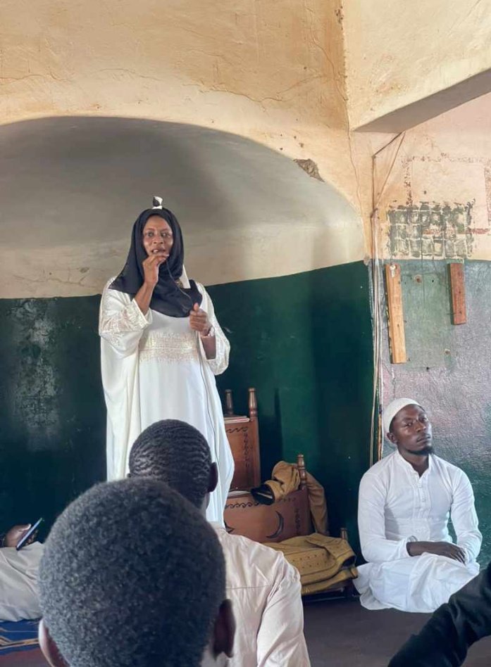 kibomediaug's tweet photo. @WasikeAbdu @HustleKing01 @WasikeAbdu munange the need for money on the Side day led to much disrespect of Moslem norms. 
I believe a woman standing and address congregation in front minbar is also wrong too! https://t.co/91LHeubC4D