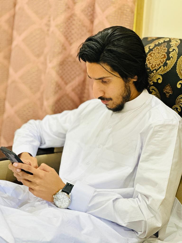 hamidpms's tweet photo. عید مبارک 🌜 https://t.co/x5jPTjrIHQ