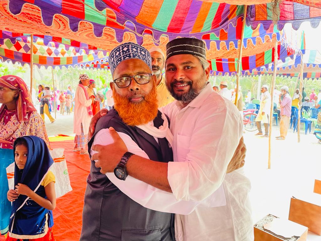 Senani_Sainyam's tweet photo. రంజాన్ పండుగ సందర్భంగా ఆమదాలవలస నియోజకవర్గం ఇంచార్జ్ @JSPRamMohan గారు మసీద్ కి వెళ్లి ముస్లిం సోదరులకు శుభాకాంక్షలు తెలియజేశారు అంతరం ఇఫ్తార్ విందుకి రఫీ, జిలాని , ఆహ్వానం మేరకు విందులో  పాల్గున్నారు.. https://t.co/CLuWaWhyJx