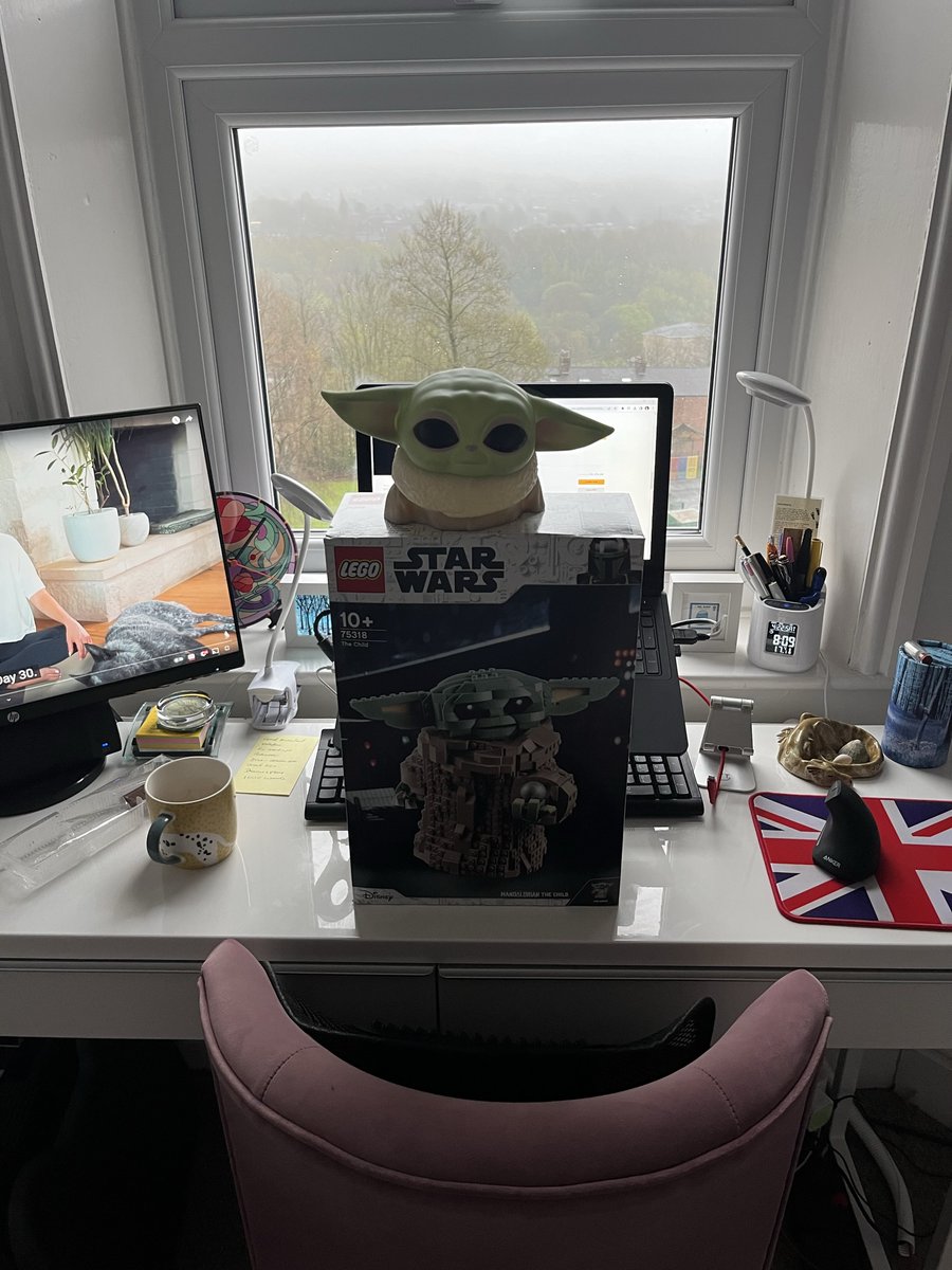 Cobblers's tweet photo. Dreary morning in the Tame Valley; soon to be off to Leeds via train. Do contact me over senior search and selection in media, marketing, advertising; or sales and marketing consulting in said fields. Ah work at weekend, with sci-fi and Lego Yoda! π#petercobley #foundus https://t.co/GGr1Fv7Ahd