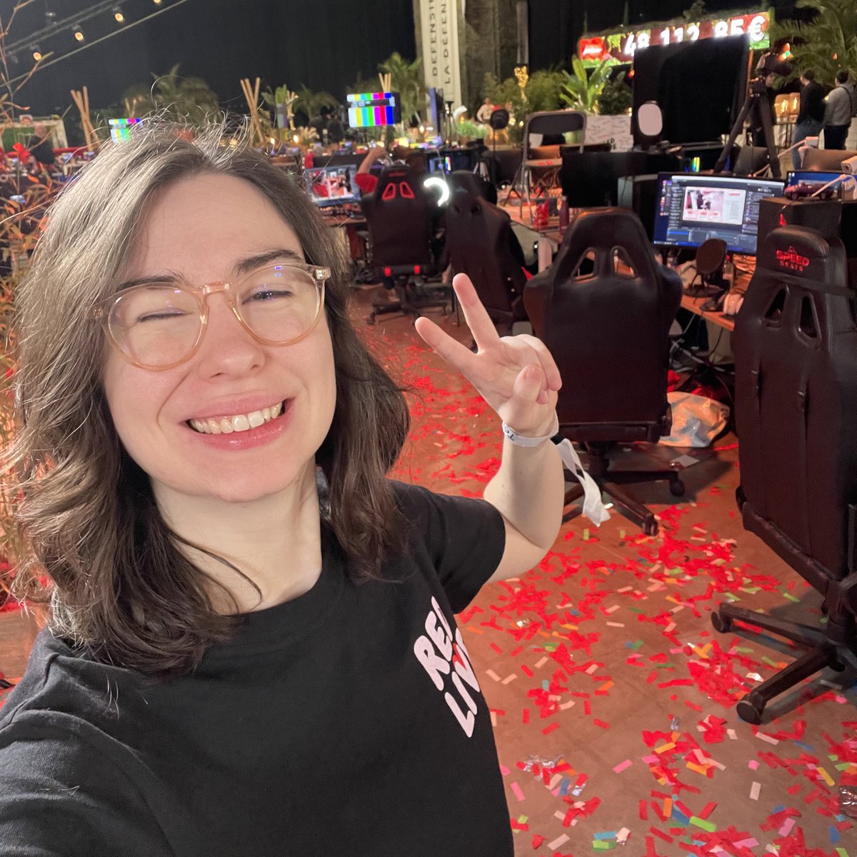 [🔴EN LIVE]

Dernier jour pour <a href="/red___live/">red___live</a> <a href="/televie/">Rosee</a> et récolter des dons pour la recherche contre le cancer !! Full activités ajd : cuisine avec un candidat du meilleur pâtissier, tyrolienne, sabre laser, Mario kart irl 🔥🔥🔥

⬇️⬇️⬇️