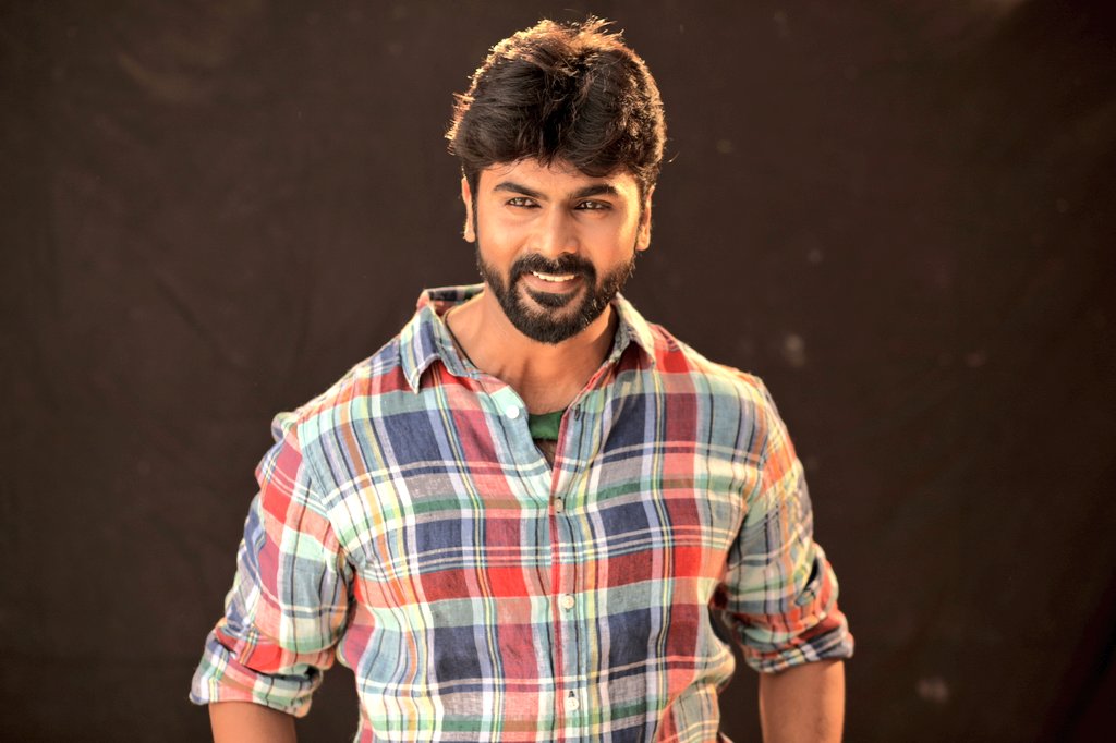 ashokactor_akb's tweet photo. EID MUBAARAQ🤲
Wishing goodness & blessings for U & all in the family
Ameen🌹
Warmth & Prayers,
From-
U may Call me Ashok / Ashfaq
or
Salim #ChithiramPesudhadi2
Ibbu #GangsOfMadras
Whatever the name,religion,blahblah
Its the ❤️ that matters
& in some cases - the Biriyani too😃 https://t.co/YX2LDROujy