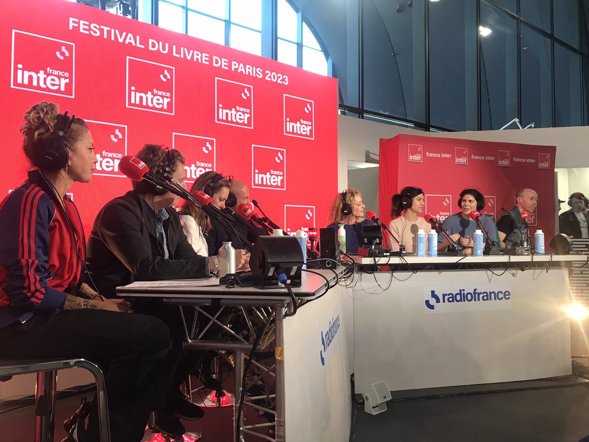 Nestelle10's tweet photo. Écouter #CEstEncoreNous à la radio c’est bien, mais en vrai c’est encore mieux ! Merci pour ce beau moment @Charlineaparis @alexvizorek #juliettearnaud #christinegonzalez #claradupontmonod #doully #fredericfromet 🫶🏻 https://t.co/0qkZMWcwdO