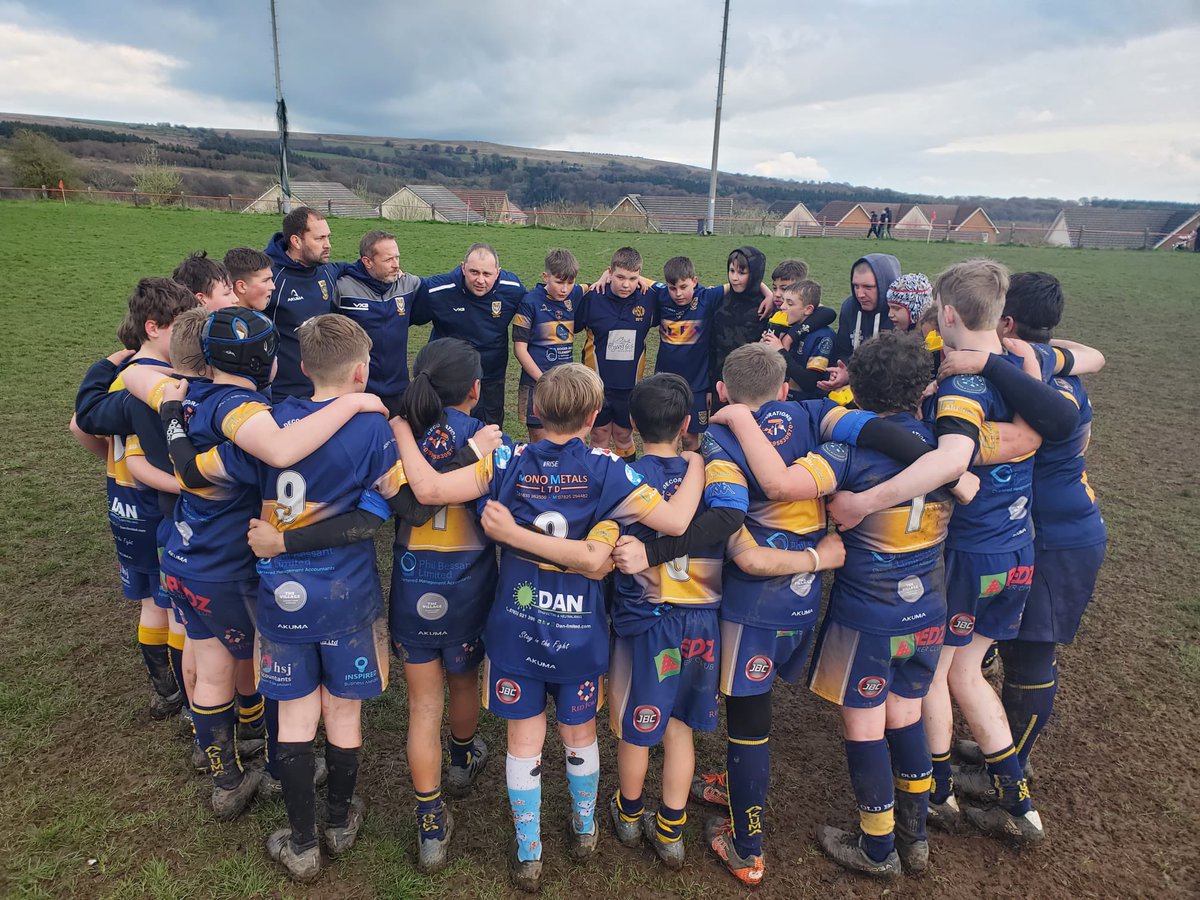 NHSOB_RFC_MandJ's tweet photo. NHSOB under 12's travelled back up to the Garn. what a game! Outstanding that's all we can say about this team. Well done on the win! Building new friendships for life. @NHSOBRFC1 @NewportLiveUK 💛💙 https://t.co/pDxLAEKnPI