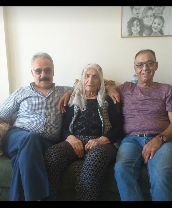 Canım annem sensin ilk bayram çok özlüyoruz