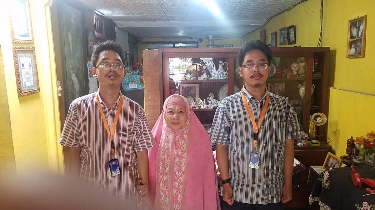 AndreRyanAutism's tweet photo. Kami berdua menjenguk Budhe Iin dari Depok untuk silaturahmi. Kami sebagai keponakannya bangga meskipun budhe sudah sepuh.

#depok #kotadepok #andredanryan #andreryanautism https://t.co/VCToVEMHDM