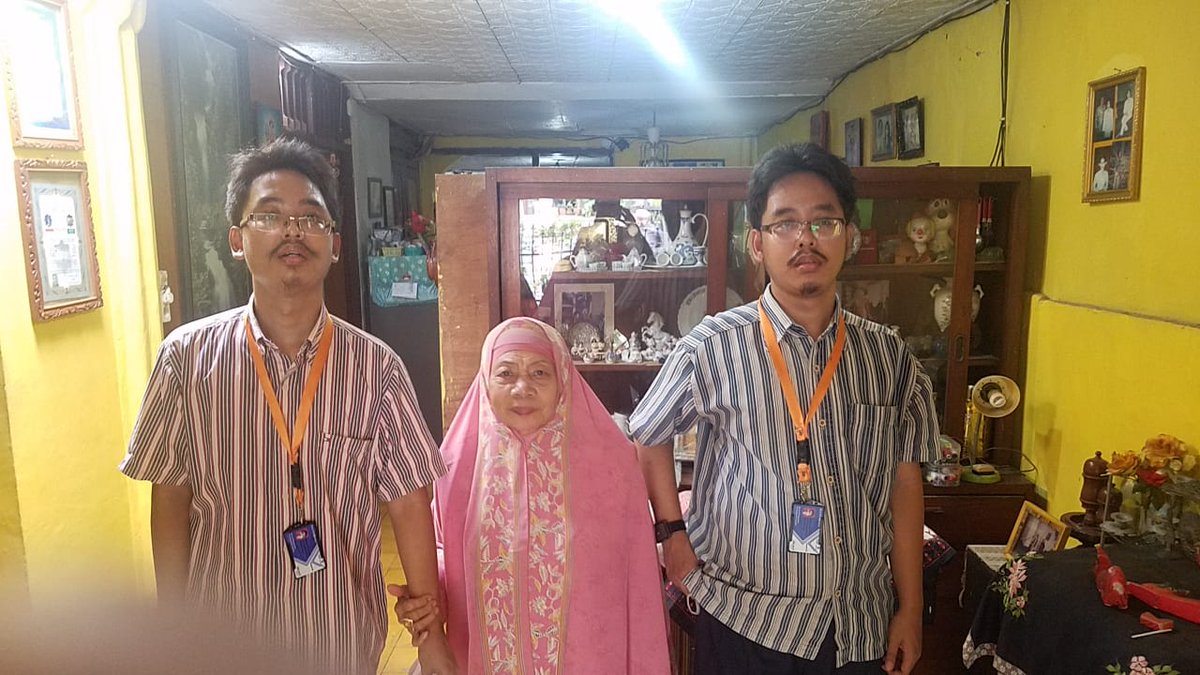 AndreRyanAutism's tweet photo. Kami berdua menjenguk Budhe Iin dari Depok untuk silaturahmi. Kami sebagai keponakannya bangga meskipun budhe sudah sepuh.

#depok #kotadepok #andredanryan #andreryanautism https://t.co/VCToVEMHDM