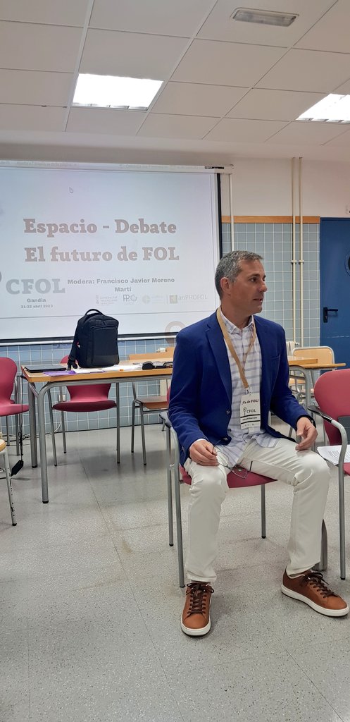 "El futuro de la especialidad de FOL", espacio para el debate y el intercambio de ideas entre docentes de la especialidad.
Modera <a href="/Pacomorfol/">Paco Moreno</a> 🎯💡
#CFOL2023