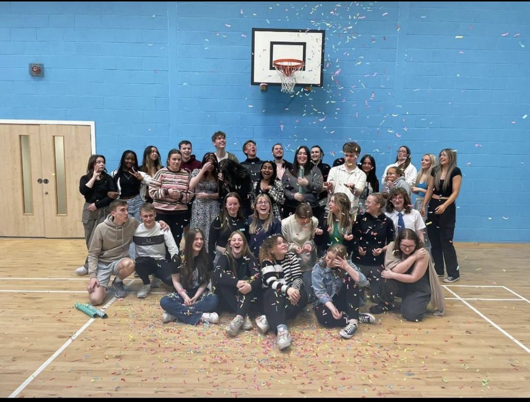 newbattlehigh's tweet photo. Such a fantastic year group!We wish our 2023 leavers all best in the next chapter of their lives. You are amazing!#aimhigher https://t.co/CqEqxN7ZE9