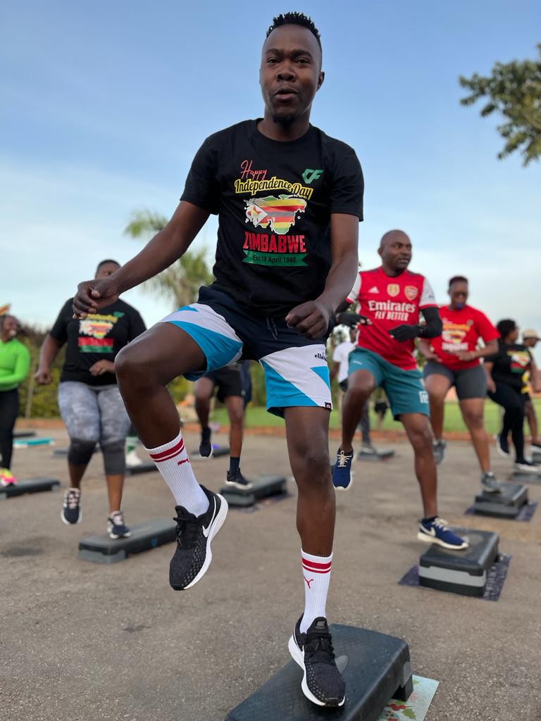 CelofitnessZ's tweet photo. Uhuru Celebrations RELOADED Super Step Aerobic Session this morning at Celofitness π₯. Stay fit.
@CimasMedical @FMH_Health
#ZimAt43
#UhuruReloaded
#JoinCFToday https://t.co/2alxiJ3vvH
