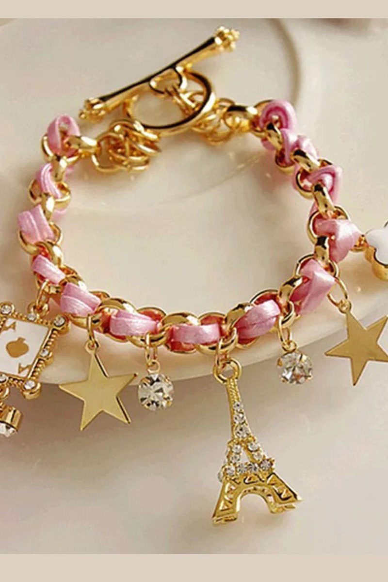 VembleyFashion's tweet photo. My hands felt lonely for a while. But then #Vembley's Charm #bracelet came and filled the void Forever.
https://t.co/Im7XbG1Tpi https://t.co/UdpKXSxFHd