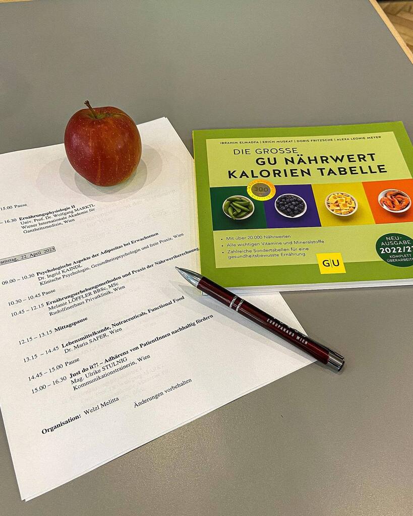hnowimmer's tweet photo. Ernährung ist auch für HNO-Ärzte ein wichtiges Thema! Viele Beschwerden, wie zum Beispiel Tinnitus 👂, können mit Mangelerscheinungen zusammenhängen. Aus diesem Grund besuche ich zur Zeit das Diplomprogramm für Ernährungsmedizin 📖 - heute im Seminarbl… https://t.co/ofrY0KRGxg https://t.co/i6xm5RcOmq