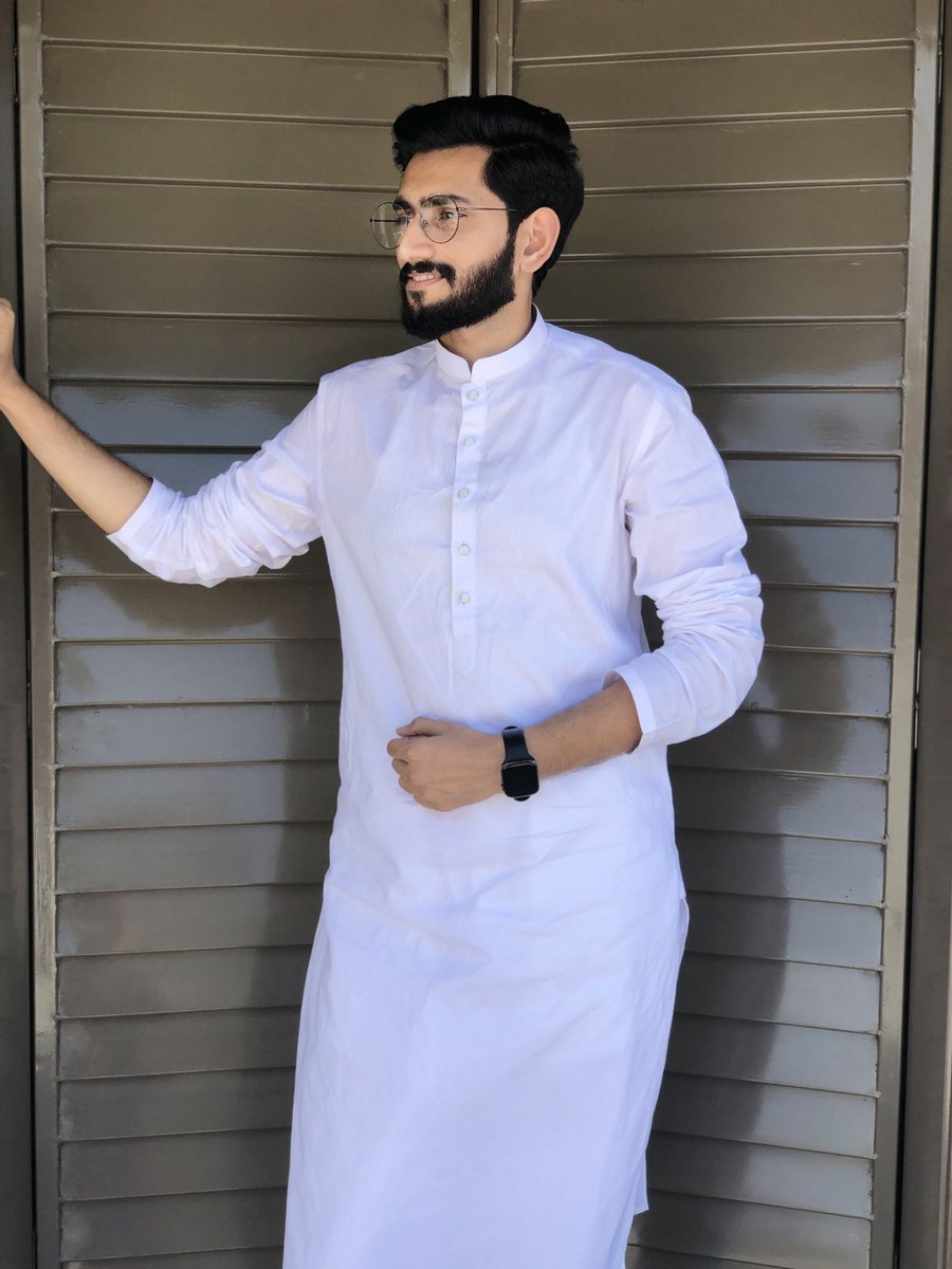 _e_lectron's tweet image. Boii in White after ages 🤍
#EidUlFitr 2k23 media dump 🌸
#EidMubarak to All of you ✨