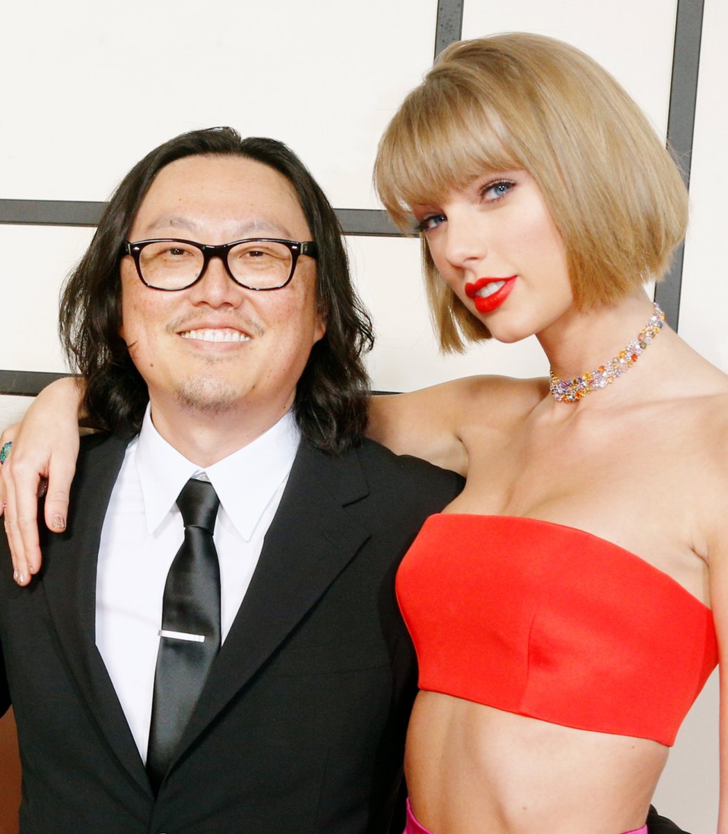 TheSwiftSociety's tweet photo. 📲| Joseph Kahn on "The Eras Tour"

“@TaylorSwift13 is putting on the show of a lifetime” https://t.co/8q2odRQgqo