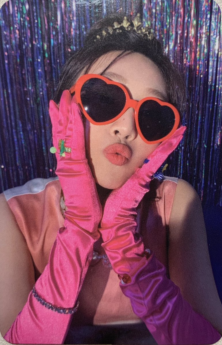 loveceipt's tweet photo. is anyone inch w joy hbd tingi? ₱ 550 payo only rush selling need funds !! 

t. wts lfb red velvet joy hbd noot noot ph https://t.co/qxaxF0KxBm