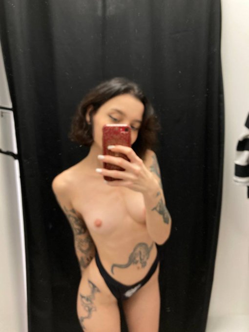 А у меня через несколько дней - день рождение ! https://t.co/8osIeztJte