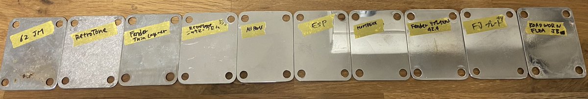 matsunamihr's tweet image. 左から基音の低い順に並べた各社ネックプレート。レトロトーン製ステンレスは62JMと同列。スチールで優秀なのはシンラッカーテレに付属していたプレートとオールパーツ。ESPとモントルーは多分同じ物。