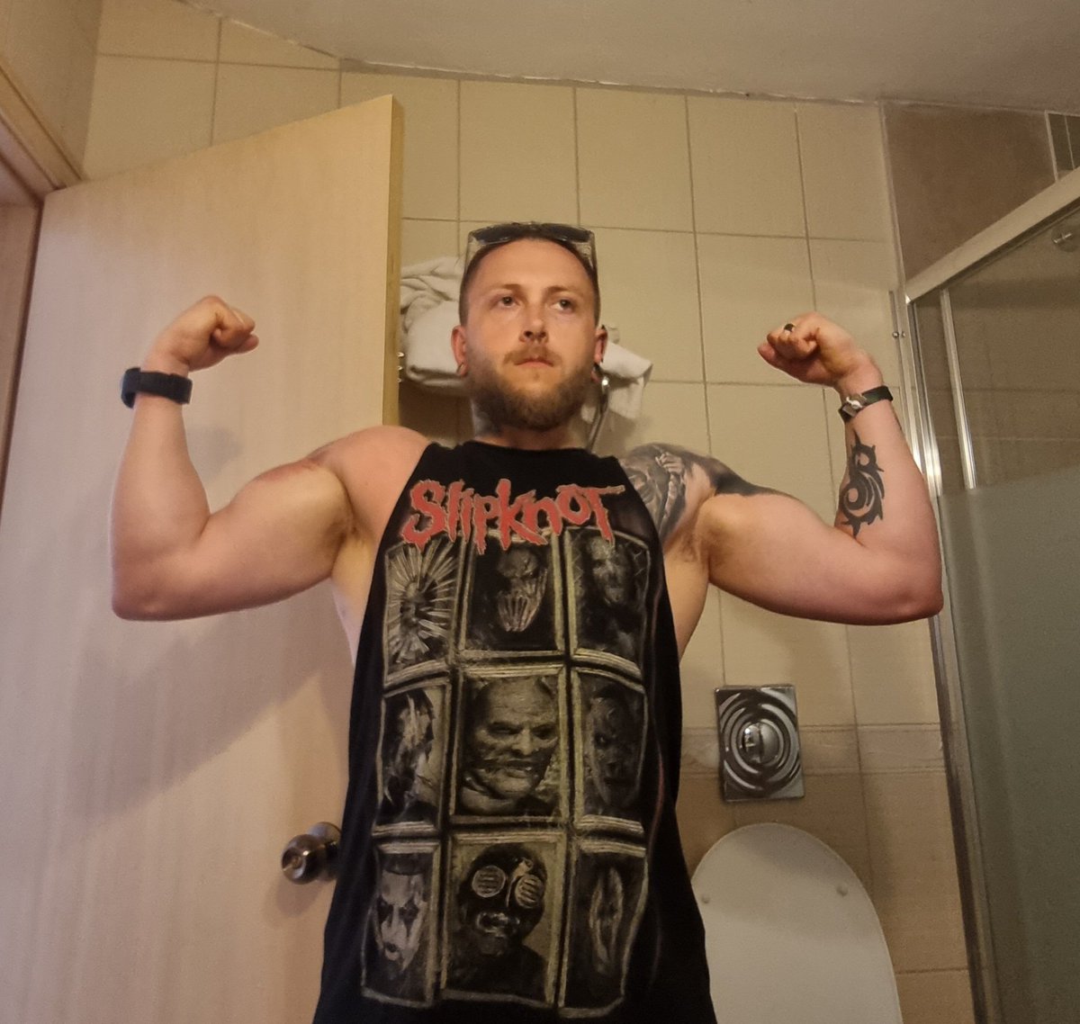 Managed to get a nice Arm pump in Turkey, the gym is shocking but you gotta make do with what you've got I suppose 

Also follow my health related twitter <a href="/JoshuaPrince_/">Joshua Prince</a>  💪