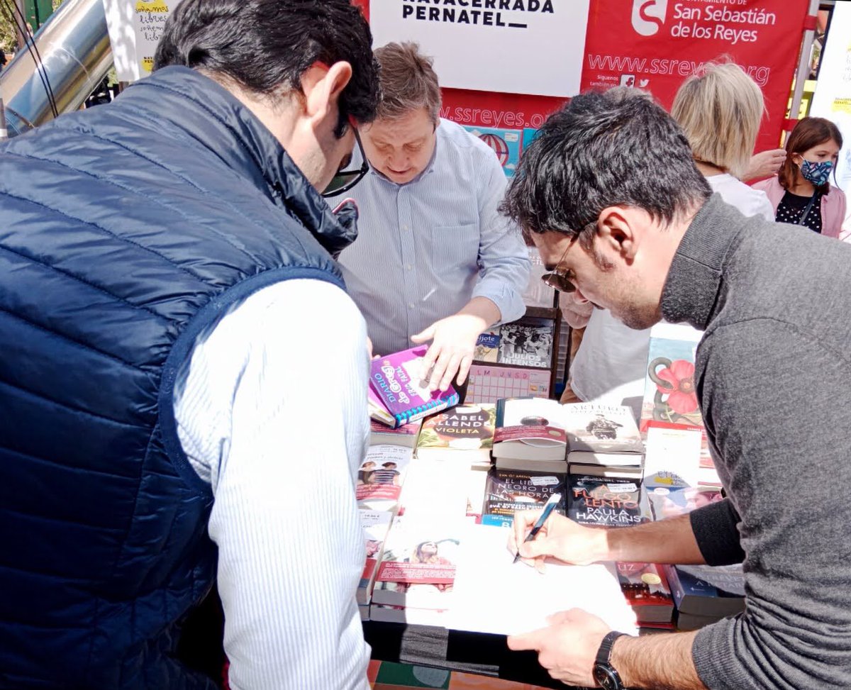 MiAngelDeGuarda's tweet photo. Este domingo, podrás comprar nuestro cómic solidario en el Día del Libro de @sansecomunica, en la casera de Navacerrada Pernatel (Parque Dehesa Vieja de San Sebastián de los Reyes). A partir de las 11:30h, @PabloConde estará allí firmando ejemplares. Os esperamos 😊 https://t.co/7EojhH3zFT