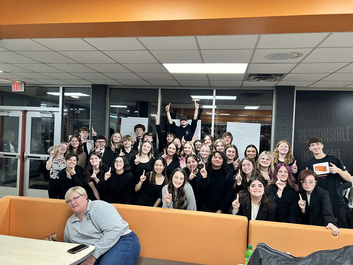 WillardFlashes's tweet photo. 🎵🎵 Congratulations to our Symphonic Choir who earned a Number 1 rating at State Large group contest last night 🎵🎵 #flashespride https://t.co/tkAmaIAQyu