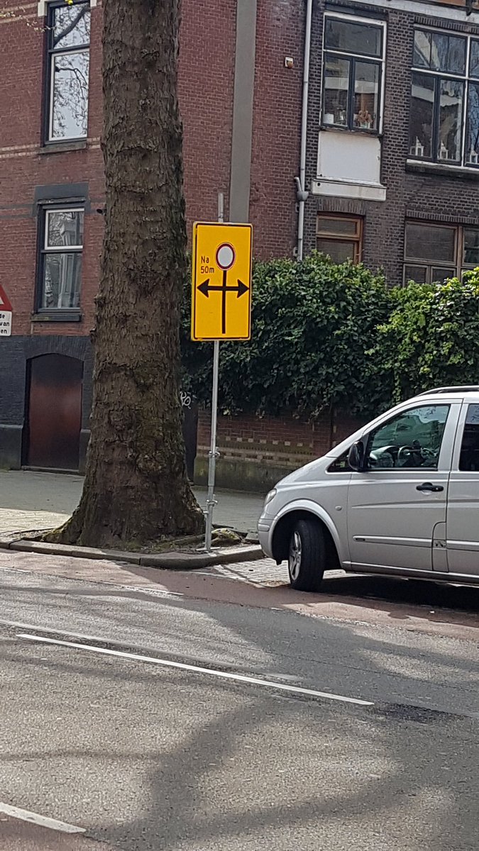 KarinPadmos's tweet photo. #tismaardatjulliehetallemaalweerweten
#Zwartjanstraat is gedeeltelijk afgesloten op 21-4 en 15-5
We mogen nu vanaf de #roderijselaan zowel links als rechts de #bergweg op.
#zware #werkzaamheden 😎 er word duurzaam gebouwd.
@rotterdam https://t.co/4sLhAv8Ybt