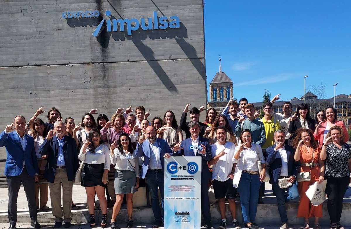 ClinicEmprenda's tweet photo. #juventud asturiana en acción en Programa de Alto Rendimiento Emprendedor Clinic JOVEN EMPRENDA https://t.co/WT3zyruDkc con plazo de INSCRIPCIÓN abierto para #jovenes #emprendedores sociales, empresariales y/o intraemprendedores @Mocedastur @AJEASTURIAS @ceeiasturias @Valnalon https://t.co/6lAVQDZfPE