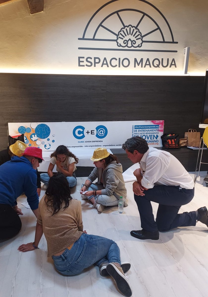 ClinicEmprenda's tweet photo. #juventud asturiana en acción en Programa de Alto Rendimiento Emprendedor Clinic JOVEN EMPRENDA https://t.co/WT3zyruDkc con plazo de INSCRIPCIÓN abierto para #jovenes #emprendedores sociales, empresariales y/o intraemprendedores @Mocedastur @AJEASTURIAS @ceeiasturias @Valnalon https://t.co/6lAVQDZfPE