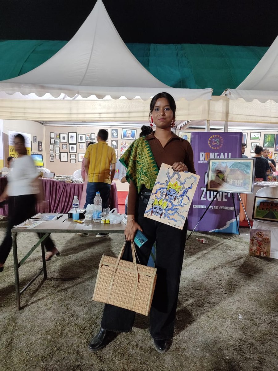 QueenGtalukdar2's tweet photo. Art is the way of Life... 
Live art.. 
#queengtalukdar https://t.co/RSJpXIZrHj