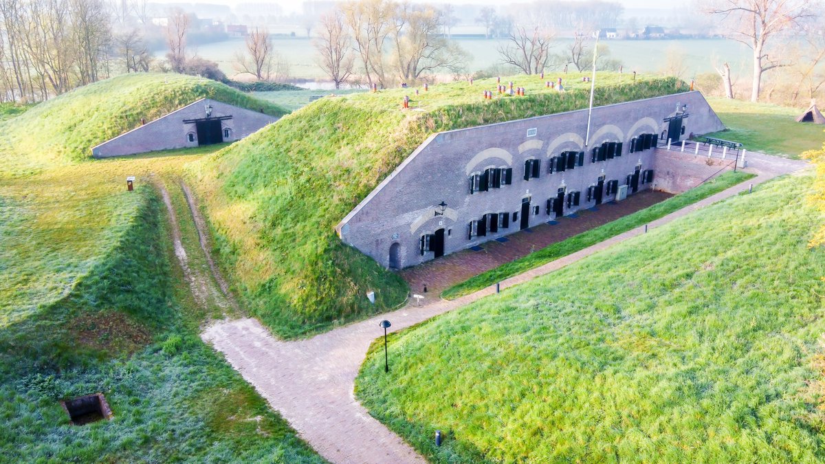 BiesboschLinie's tweet photo. Beste fort-liefhebbers,
De lente is aangebroken en het fortenseizoen is van start gegaan. Fort Giessen nodigt jullie uit om de rijke geschiedenis en natuur te ontdekken.🏰🌳🌸
Mis dit fortenseizoen niet en kom genieten!
#fortgiessen #forten #fortenseizoen #biesboschlinie https://t.co/vjmNnXfEv5