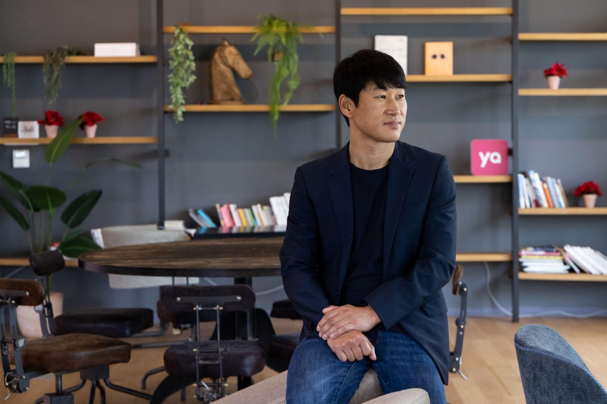 Forbes's tweet photo. Orphaned Ex-Janitor And Billionaire Creator Of Travel App Yanolja Joins Ranks Of Korea’s 50 Richest https://t.co/VgMGZ9dtxD https://t.co/Uq1B93pUNh