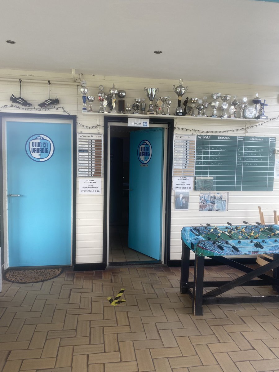 Ewart T (@etxxx) on Twitter photo Zaterdagmorgen…Al rondkijkend door de kantine van <a href="/V_en_V/">Vlug en Vaardig</a> besteld de dame twee koffie “het is hier best old skool” dat is dan 2,50 zeg ik, terwijl ze haar pinpas pakt lacht ze 1/2 Zaterdagmorgen…Al rondkijkend door de kantine van <a href="/V_en_V/">Vlug en Vaardig</a> besteld de dame twee koffie “het is hier best old skool” dat is dan 2,50 zeg ik, terwijl ze haar pinpas pakt lacht ze 1/2