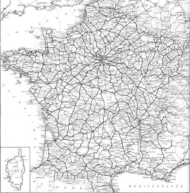 BB27000's tweet photo. Quelque soit le coin de France d’où vous lisez cette histoire, une voie de chemin de fer dort quelque part sous une forêt, près de chez vous.

Si vous faites quelques petites recherches, vous pouvez la trouver. Elle vous attend. https://t.co/I5QPLC17E6