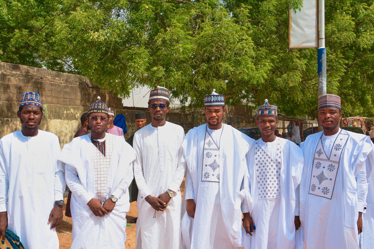 ___Sadiq's tweet photo. تقبل الله منا و منكم، عيد الفطر مبارك ، و كل عام و انتم بخير. 
      As We witness this beautiful moment, May the Almighty God spare our lives to see many more of it, in good health, Iman and contentment of the Almighty God. Eid Mubarak🙏📿 https://t.co/Q2TLTWMMEV