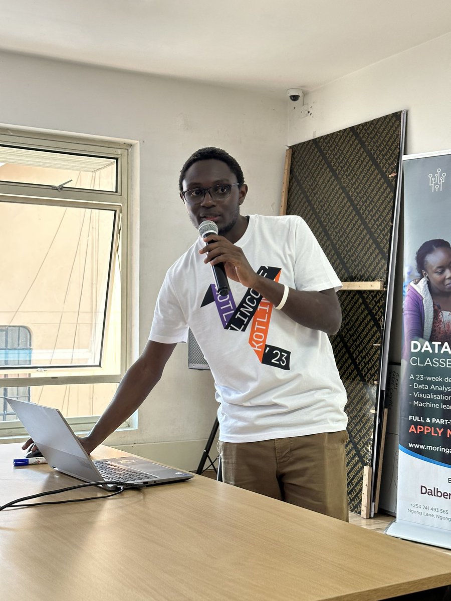 wangerekaharun's tweet image. #KotlinConfGlobal Nairobi edition has already started! @mambo_bryan leading with the challenge session !