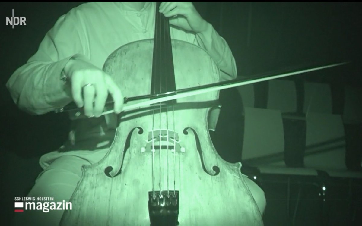 ffzm_sh's tweet photo. Am Donnerstag war das »Schleswig-Holstein Magazin« beim Konzert des #kairosquartett zu Besuch. Der Bericht über die Aufführung von #georgfriedrichhaas drittem Streichquartett »In iij. Noct.« im KulturForum ist noch bis zum 21.04.2025 in der NDR-Mediathek zu finden. https://t.co/Vfhayg9sPw
