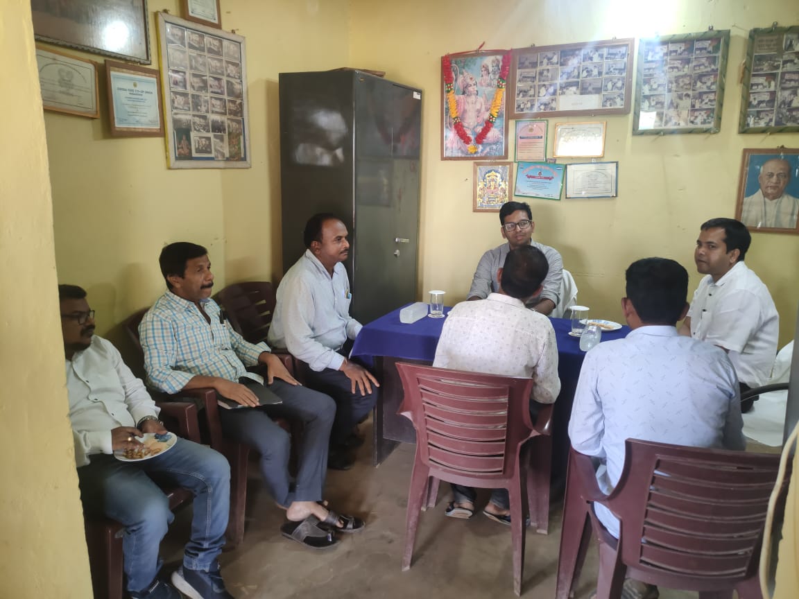 MilkRegional's tweet photo. Visit of Shri Aditya Goel, IAS CDO Cum EO , Zilla Parishad Bargarh to Prakashpur mpcs.

#CMOOdisha 
#Omfed
#devlopmentcommissionerodisha 
#districtadministrationjharsuguda
#districtadministrationbargarh
#districtadministrationboudh
#districtadministrationsubarnapur https://t.co/p6C502QwP7