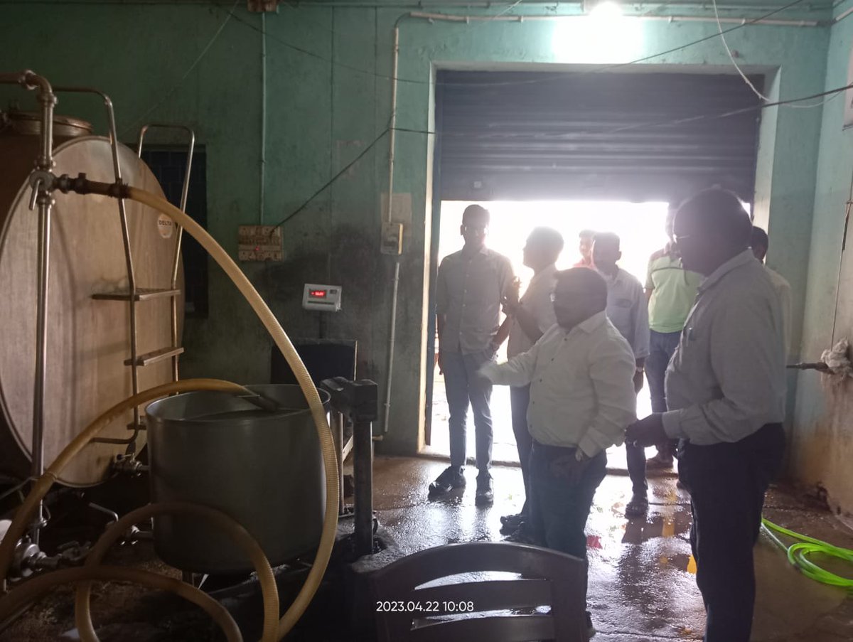 MilkRegional's tweet photo. Visit of Shri Aditya Goel, IAS CDO Cum EO , Zilla Parishad Bargarh to Prakashpur mpcs.

#CMOOdisha 
#Omfed
#devlopmentcommissionerodisha 
#districtadministrationjharsuguda
#districtadministrationbargarh
#districtadministrationboudh
#districtadministrationsubarnapur https://t.co/p6C502QwP7