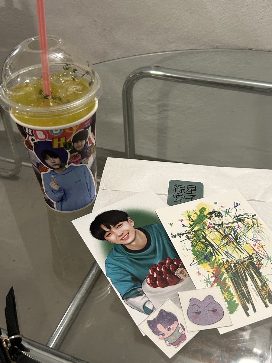 photobyjay's tweet photo. 저희 아기도 갔어요~ㅋㅋ https://t.co/pQF0Qs872F