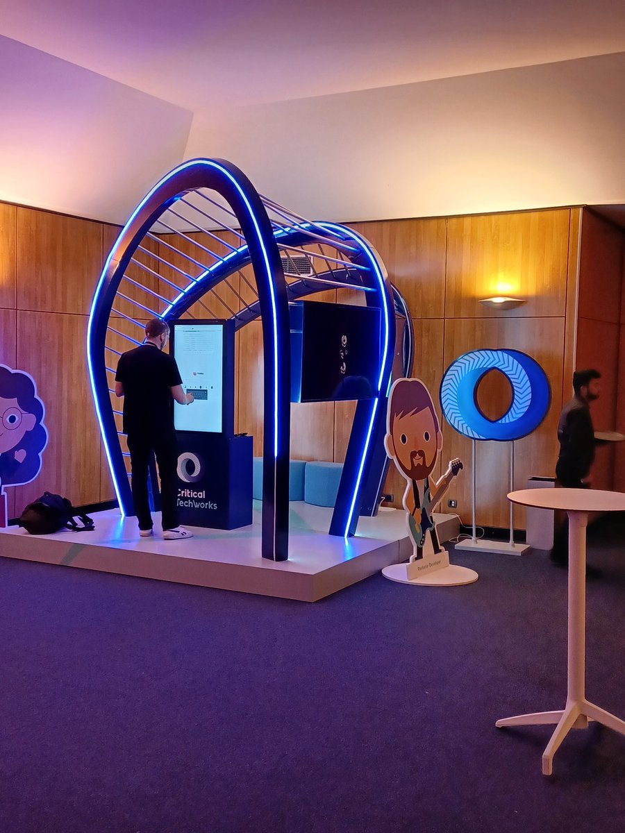 keullermag's tweet photo. Retornando aos eventos presenciais...
I'm so happy to return attending of presencial events after long time away #FestDev #porto https://t.co/cLMIiYJhgq