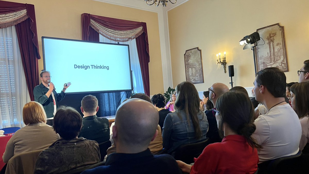 We’re with Mick ter Reehorst <a href="/Micktr/">Mick ter Reehorst</a> learning about applying design thinking to journalism this morning, with standing room only.

Mick represents <a href="/AreWeEurope/">Are We Europe</a> in the Reference Circle

journalismfestival.com/programme/2023…