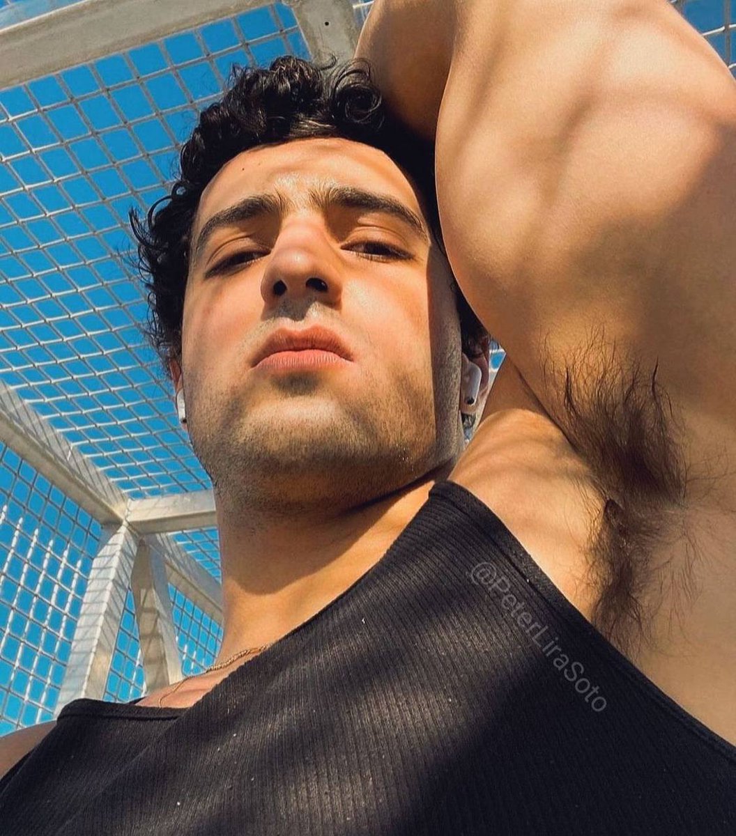 Hotdelnorte's tweet photo. Ahora un poema! 🤤😍🥵 para los amantes de las axilas peludas!! Con ganas de oler una axila de un hetero del gym 🔥🤤
#armpit #armpithair #armpitsniffer #armpitsmen  #armpitxpool #gay #axila #hetero #axiladehetero #bear #hairy #sovaco https://t.co/EKZ3nPO6HK