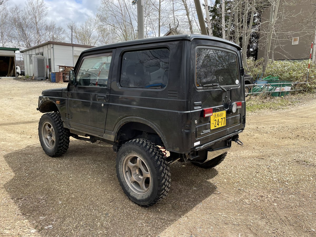 HT166's tweet photo. 別の車両が手に入りましたので
このジムニー売ります、札幌からです！
腐りはない方かな？
フロントアーチ上げ、リフトアップ、リアデフロック

車検二年付きで35とかかな⁉️
タイヤホイールいらんなら値下げ。笑
車検いらないなら値下げ。笑 https://t.co/xJncTsrJhF