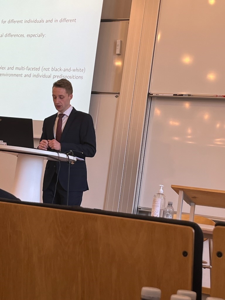 Tobias Heide-Jørgensen (@theidejorgensen) on Twitter photo Yesterday, I defended my Ph.D. dissertation in sunny Copenhagen. I am grateful to my amazing supervisor <a href="/ThistedPeter/">Peter Thisted Dinesen</a> and the committee @carolin_rapp @DrTomD_OG, and Yotam Margalit as well as friends, family, and colleagues that have supported and inspired me during the years 🙏 Yesterday, I defended my Ph.D. dissertation in sunny Copenhagen. I am grateful to my amazing supervisor <a href="/ThistedPeter/">Peter Thisted Dinesen</a> and the committee @carolin_rapp @DrTomD_OG, and Yotam Margalit as well as friends, family, and colleagues that have supported and inspired me during the years 🙏