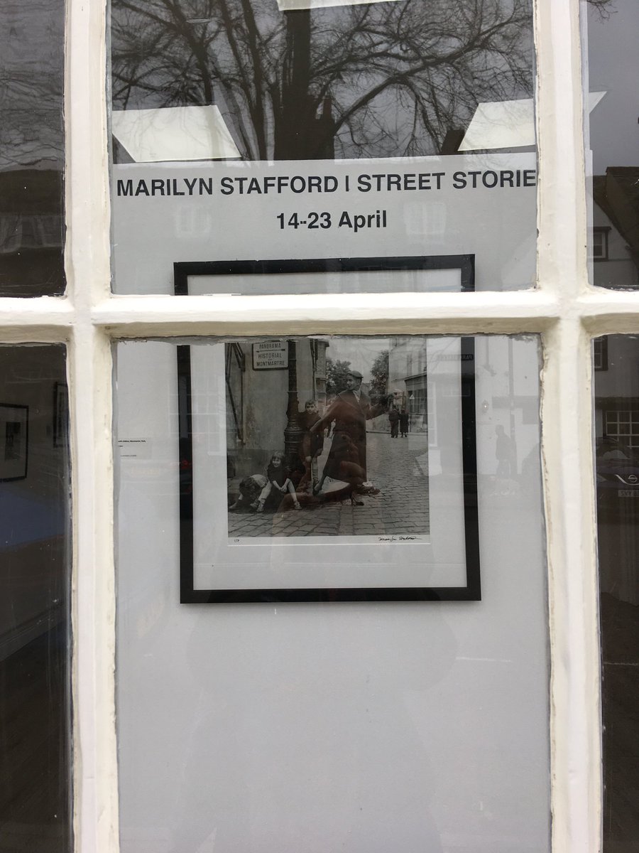 Open until tomorrow, 23 April at Zuleika Gallery, Woodstock, ‘Street Stories’. Exquisite black & white prints by Marilyn Stafford (1925-2023) encompassing street photography, fashion, portraiture & social reportage. #PhotoOxford2023